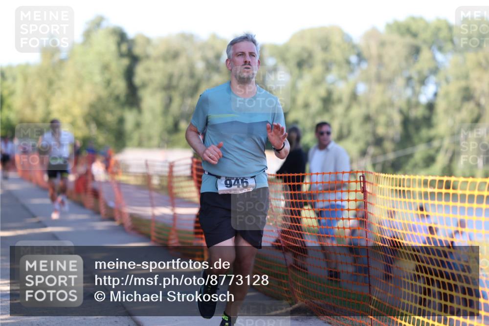 07.09.2025 - 19. Norderstedt Triathlon Michael Strokosch http://msf.ph/oto/8773128 07.09.2025 16:35:53 Laufen 376, 482, 924, 946, 1588 meine-sportfotos.de
