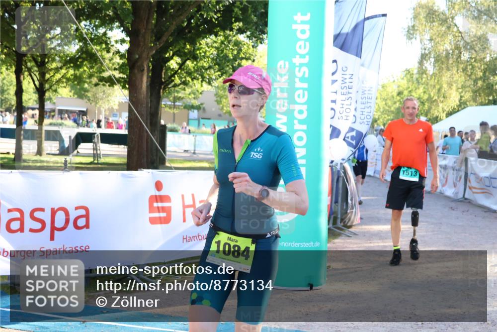 07.09.2025 - 19. Norderstedt Triathlon Zöllner http://msf.ph/oto/8773134 07.09.2025 16:51:55 Ziel 1084, 1513, 1567 meine-sportfotos.de