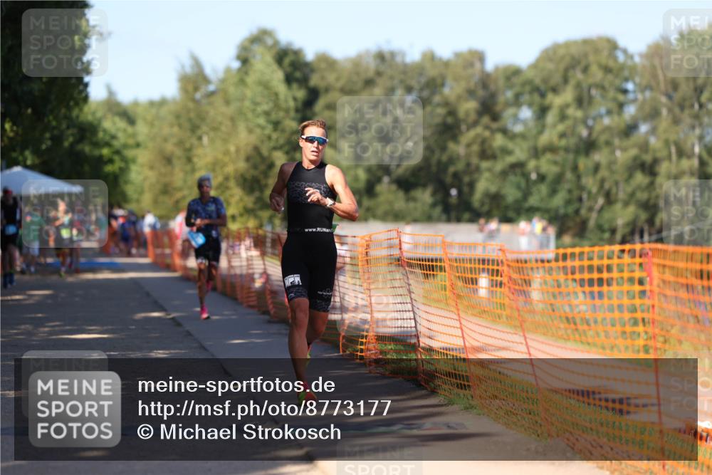 07.09.2025 - 19. Norderstedt Triathlon Michael Strokosch http://msf.ph/oto/8773177 07.09.2025 15:39:17 Laufen 469, 1439, 1480 meine-sportfotos.de
