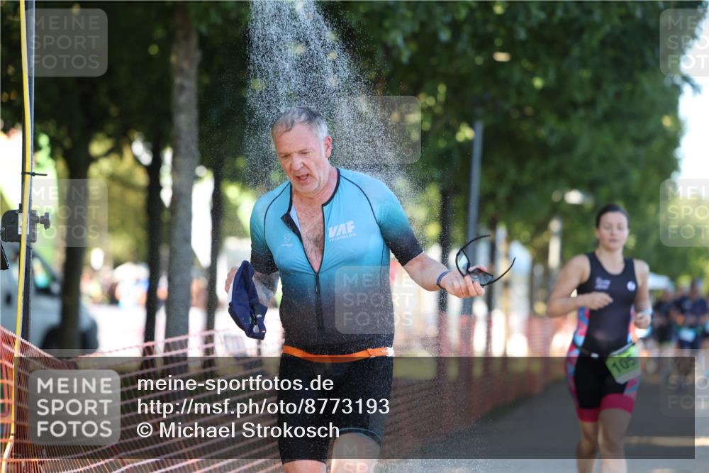 07.09.2025 - 19. Norderstedt Triathlon Michael Strokosch http://msf.ph/oto/8773193 07.09.2025 16:36:09 Laufen 932, 1058, 1589, 1628 meine-sportfotos.de
