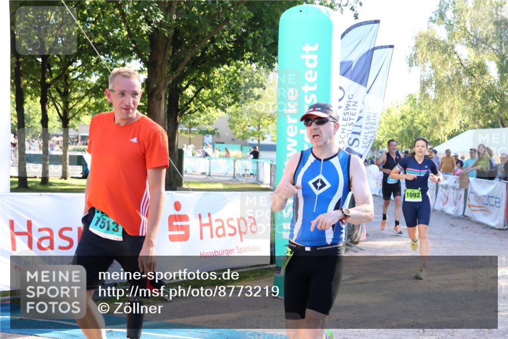 07.09.2025 - 19. Norderstedt Triathlon Zöllner http://msf.ph/oto/8773219 07.09.2025 16:51:59 Ziel 431, 1084, 1092, 1513, 1567 meine-sportfotos.de