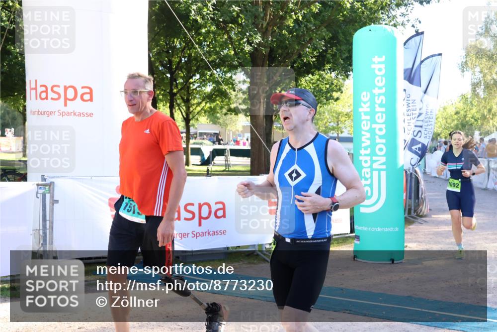 07.09.2025 - 19. Norderstedt Triathlon Zöllner http://msf.ph/oto/8773230 07.09.2025 16:52:00 Ziel 431, 1084, 1092, 1513, 1567 meine-sportfotos.de