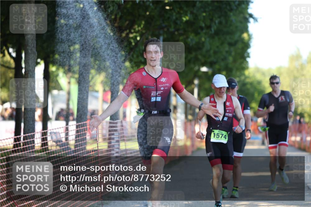 07.09.2025 - 19. Norderstedt Triathlon Michael Strokosch http://msf.ph/oto/8773252 07.09.2025 16:36:41 Laufen 445, 950, 1084, 1571, 1574, 1579 meine-sportfotos.de