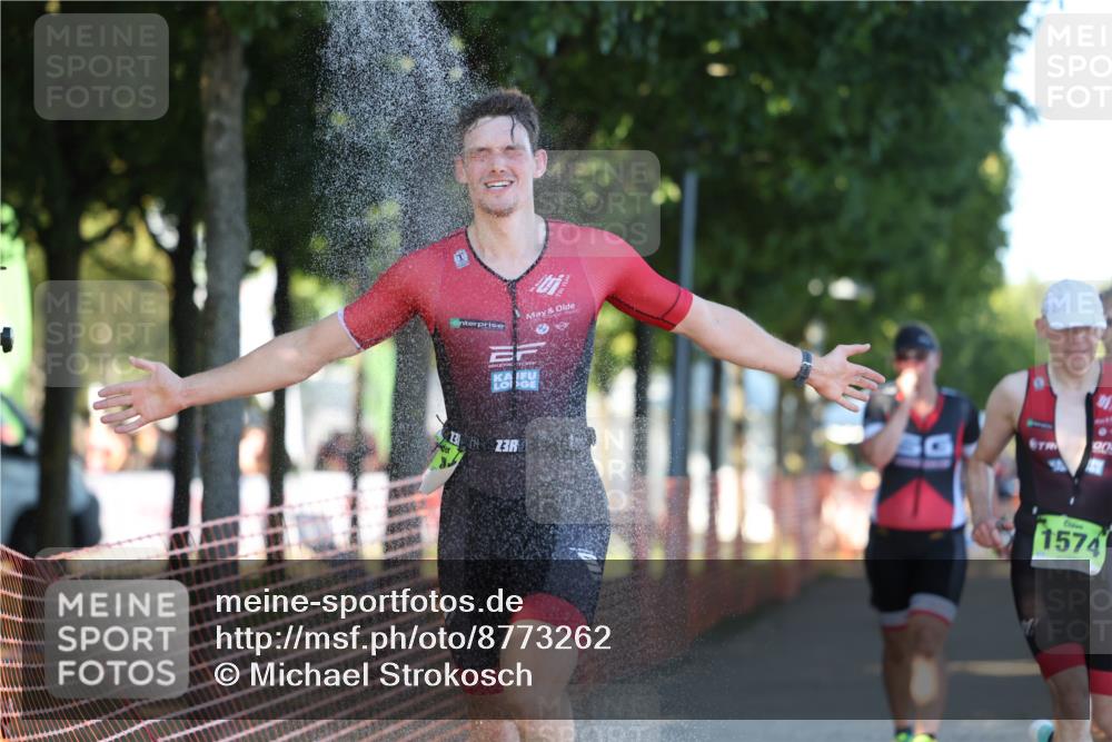 07.09.2025 - 19. Norderstedt Triathlon Michael Strokosch http://msf.ph/oto/8773262 07.09.2025 16:36:42 Laufen 445, 950, 1084, 1571, 1574, 1579 meine-sportfotos.de
