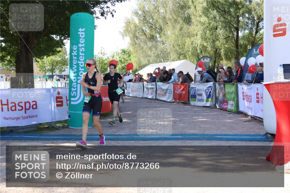 07.09.2025 - 19. Norderstedt Triathlon Zöllner http://msf.ph/oto/8773266 07.09.2025 10:55:59 Ziel 134, 637, 661, 680 meine-sportfotos.de