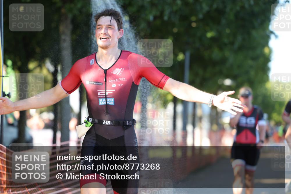 07.09.2025 - 19. Norderstedt Triathlon Michael Strokosch http://msf.ph/oto/8773268 07.09.2025 16:36:42 Laufen 445, 950, 1084, 1571, 1574, 1579 meine-sportfotos.de