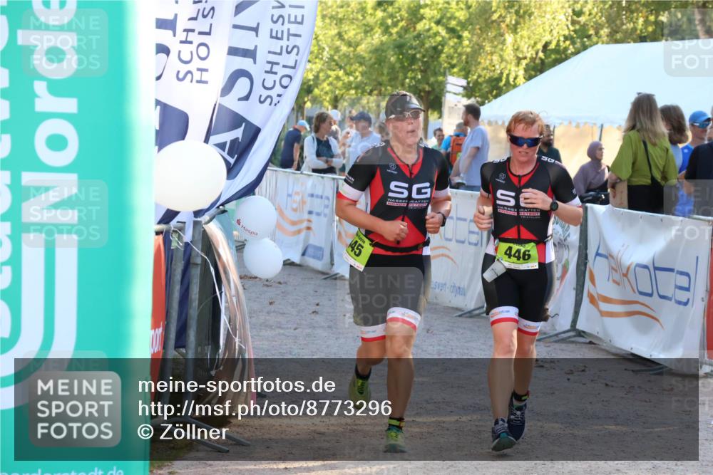 07.09.2025 - 19. Norderstedt Triathlon Zöllner http://msf.ph/oto/8773296 07.09.2025 16:52:40 Ziel 445, 446 meine-sportfotos.de