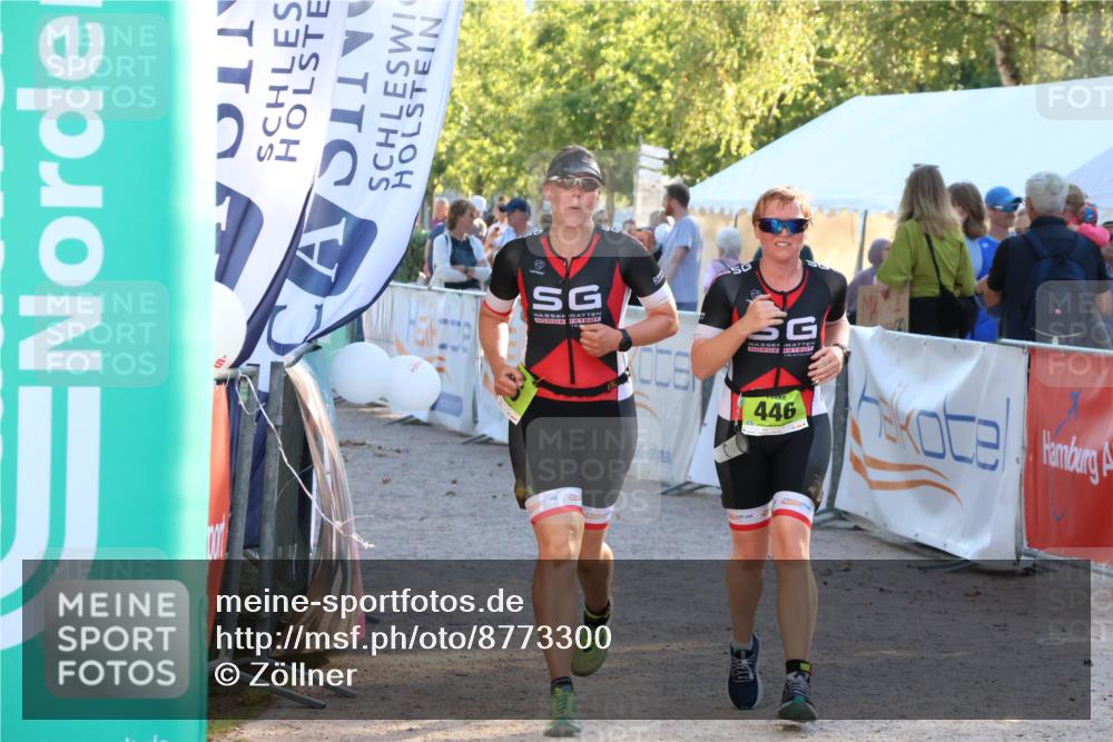 07.09.2025 - 19. Norderstedt Triathlon Zöllner http://msf.ph/oto/8773300 07.09.2025 16:52:40 Ziel 445, 446 meine-sportfotos.de