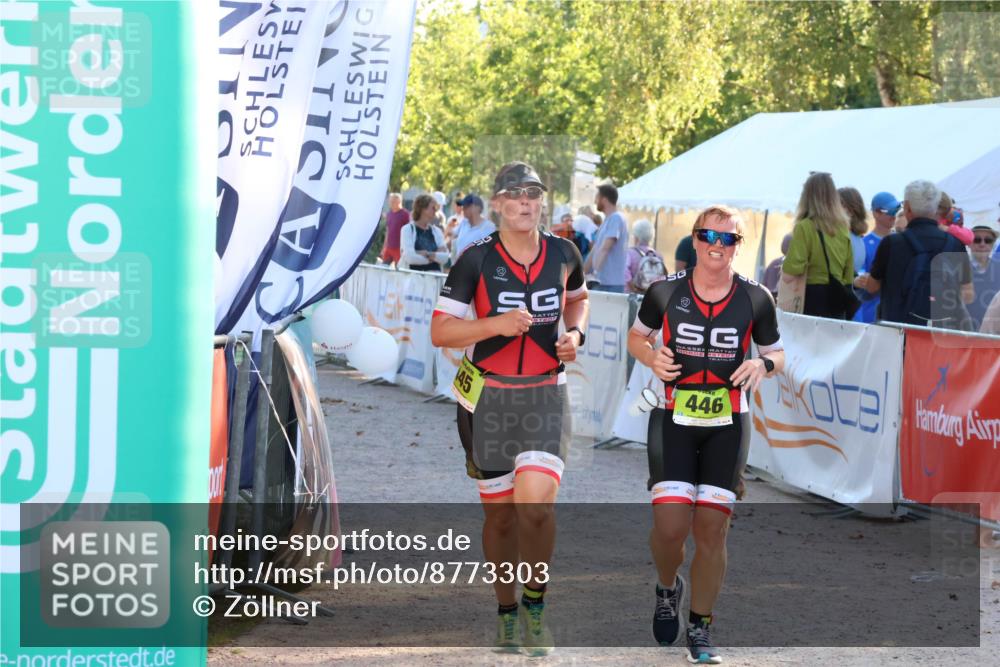 07.09.2025 - 19. Norderstedt Triathlon Zöllner http://msf.ph/oto/8773303 07.09.2025 16:52:40 Ziel 445, 446 meine-sportfotos.de