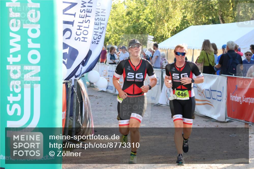 07.09.2025 - 19. Norderstedt Triathlon Zöllner http://msf.ph/oto/8773310 07.09.2025 16:52:40 Ziel 445, 446 meine-sportfotos.de