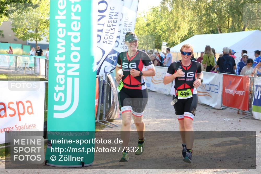 07.09.2025 - 19. Norderstedt Triathlon Zöllner http://msf.ph/oto/8773321 07.09.2025 16:52:41 Ziel 445, 446 meine-sportfotos.de