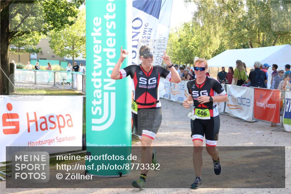 07.09.2025 - 19. Norderstedt Triathlon Zöllner http://msf.ph/oto/8773332 07.09.2025 16:52:42 Ziel 445, 446 meine-sportfotos.de