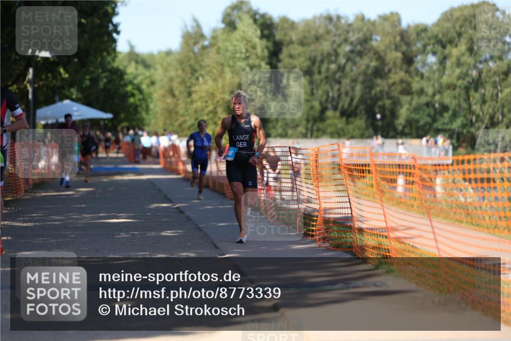 07.09.2025 - 19. Norderstedt Triathlon Michael Strokosch http://msf.ph/oto/8773339 07.09.2025 15:39:31 Laufen 478, 896, 1500 meine-sportfotos.de