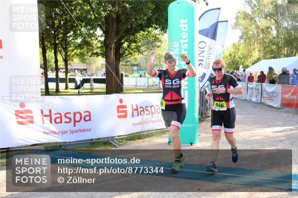 07.09.2025 - 19. Norderstedt Triathlon Zöllner http://msf.ph/oto/8773344 07.09.2025 16:52:42 Ziel 445, 446 meine-sportfotos.de