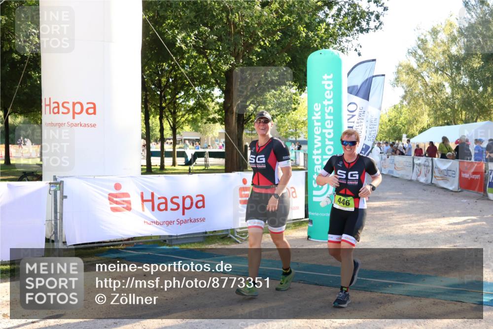07.09.2025 - 19. Norderstedt Triathlon Zöllner http://msf.ph/oto/8773351 07.09.2025 16:52:43 Ziel 445, 446 meine-sportfotos.de