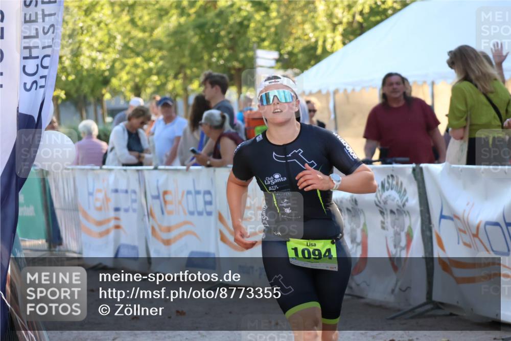 07.09.2025 - 19. Norderstedt Triathlon Zöllner http://msf.ph/oto/8773355 07.09.2025 16:52:48 Ziel 445, 446, 1094 meine-sportfotos.de