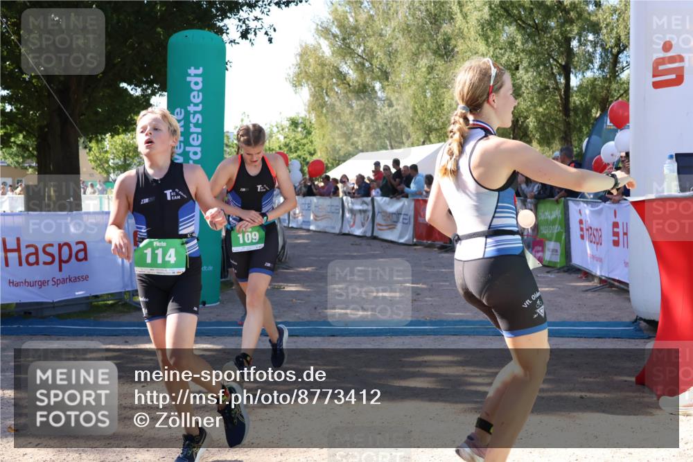07.09.2025 - 19. Norderstedt Triathlon Zöllner http://msf.ph/oto/8773412 07.09.2025 10:56:28 Ziel 109, 114, 1150 meine-sportfotos.de