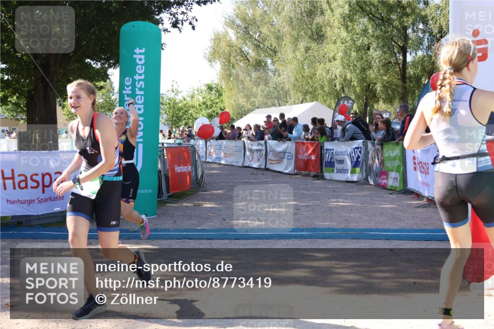 07.09.2025 - 19. Norderstedt Triathlon Zöllner http://msf.ph/oto/8773419 07.09.2025 10:56:29 Ziel 109, 114, 1150 meine-sportfotos.de