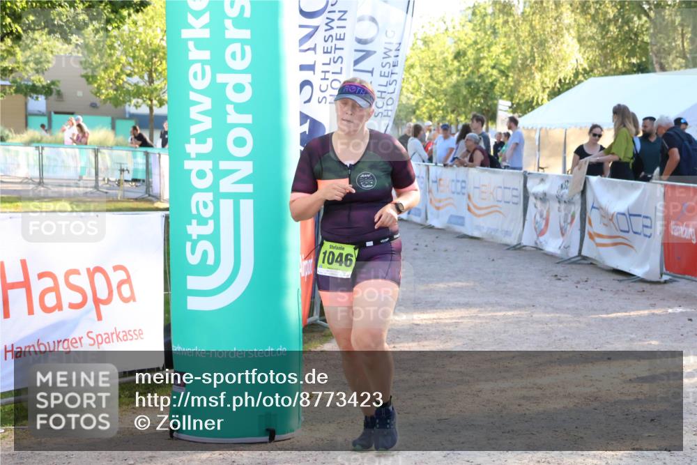 07.09.2025 - 19. Norderstedt Triathlon Zöllner http://msf.ph/oto/8773423 07.09.2025 16:52:57 Ziel 1046, 1094 meine-sportfotos.de