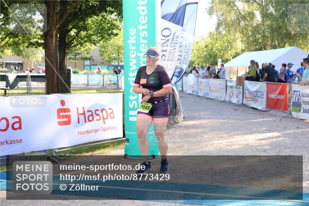 07.09.2025 - 19. Norderstedt Triathlon Zöllner http://msf.ph/oto/8773429 07.09.2025 16:52:57 Ziel 1046, 1094 meine-sportfotos.de