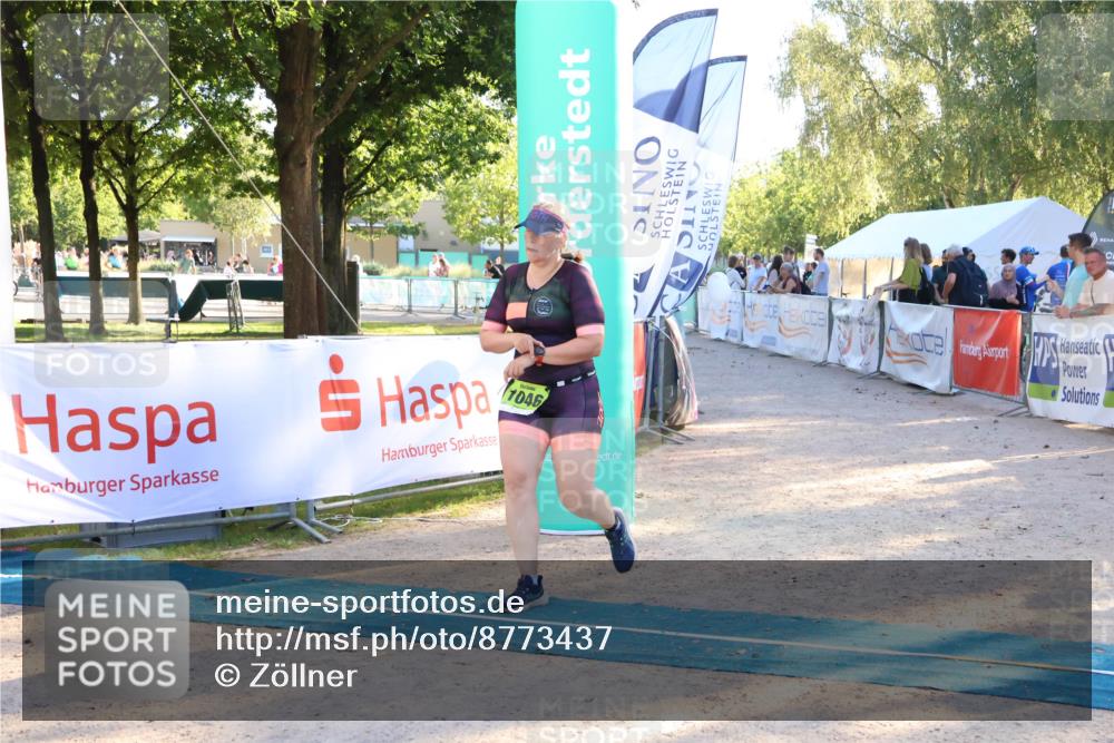 07.09.2025 - 19. Norderstedt Triathlon Zöllner http://msf.ph/oto/8773437 07.09.2025 16:52:58 Ziel 1046, 1078 meine-sportfotos.de