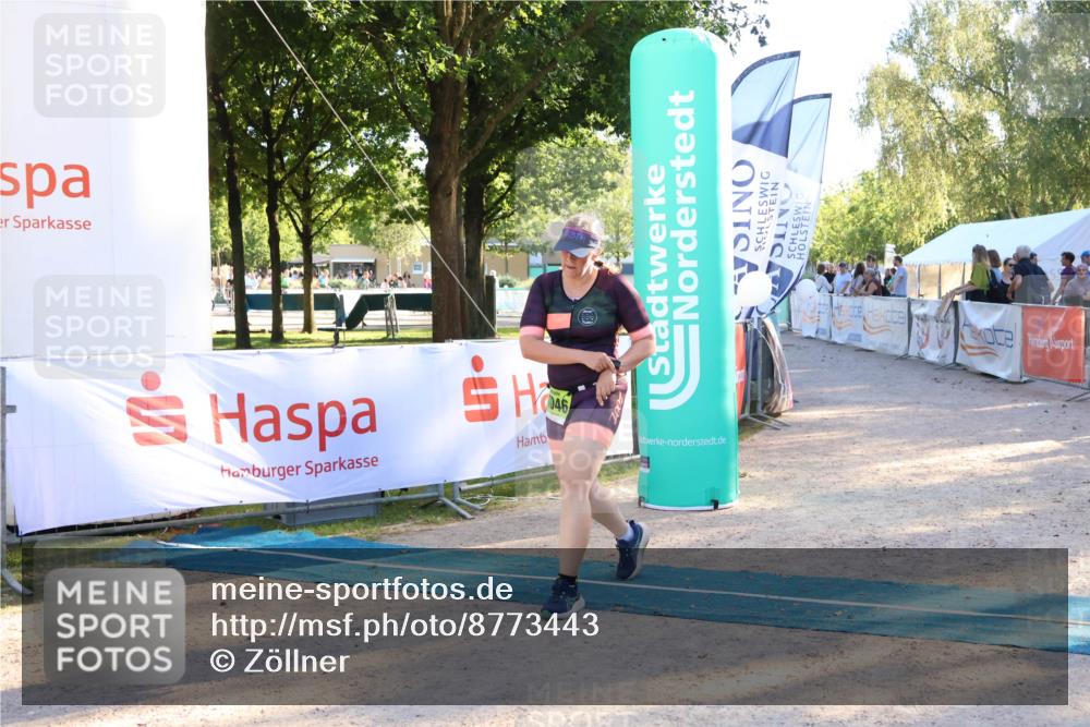 07.09.2025 - 19. Norderstedt Triathlon Zöllner http://msf.ph/oto/8773443 07.09.2025 16:52:58 Ziel 1046, 1078 meine-sportfotos.de