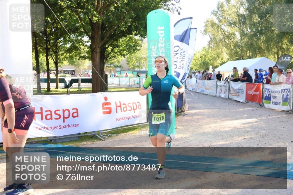 07.09.2025 - 19. Norderstedt Triathlon Zöllner http://msf.ph/oto/8773487 07.09.2025 16:53:03 Ziel 1046, 1078 meine-sportfotos.de