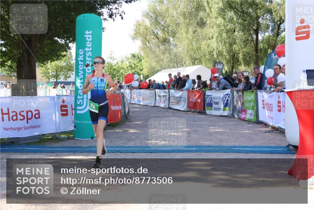 07.09.2025 - 19. Norderstedt Triathlon Zöllner http://msf.ph/oto/8773506 07.09.2025 10:56:44 Ziel 70, 76, 102 meine-sportfotos.de