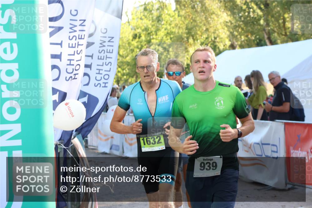 07.09.2025 - 19. Norderstedt Triathlon Zöllner http://msf.ph/oto/8773533 07.09.2025 16:53:11 Ziel 939, 1632 meine-sportfotos.de