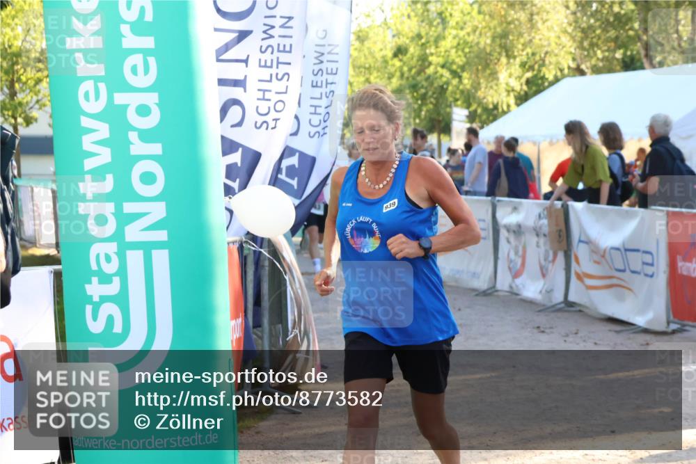 07.09.2025 - 19. Norderstedt Triathlon Zöllner http://msf.ph/oto/8773582 07.09.2025 16:53:14 Ziel 939, 943, 1632 meine-sportfotos.de