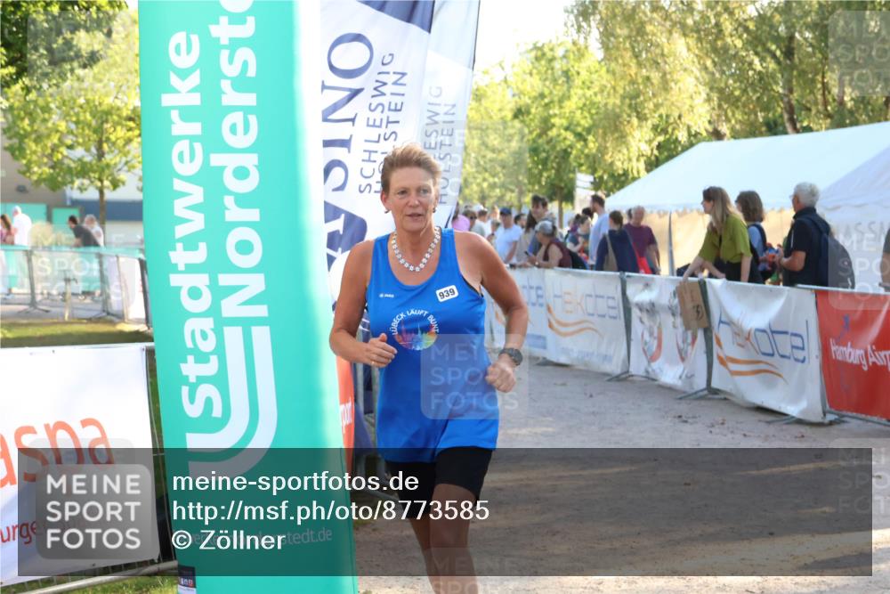 07.09.2025 - 19. Norderstedt Triathlon Zöllner http://msf.ph/oto/8773585 07.09.2025 16:53:14 Ziel 939, 943, 1632 meine-sportfotos.de