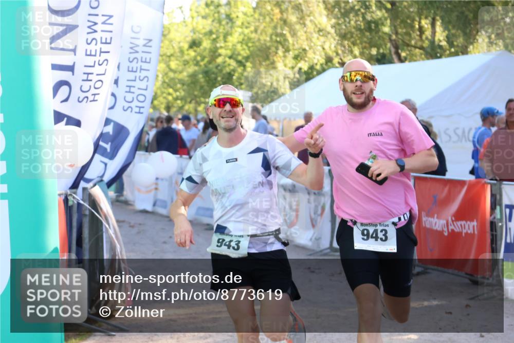 07.09.2025 - 19. Norderstedt Triathlon Zöllner http://msf.ph/oto/8773619 07.09.2025 16:53:17 Ziel 939, 943, 1632 meine-sportfotos.de