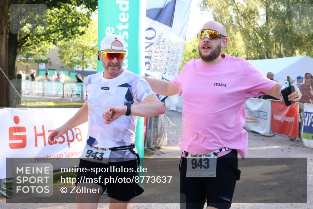 07.09.2025 - 19. Norderstedt Triathlon Zöllner http://msf.ph/oto/8773637 07.09.2025 16:53:18 Ziel 939, 943, 1632 meine-sportfotos.de