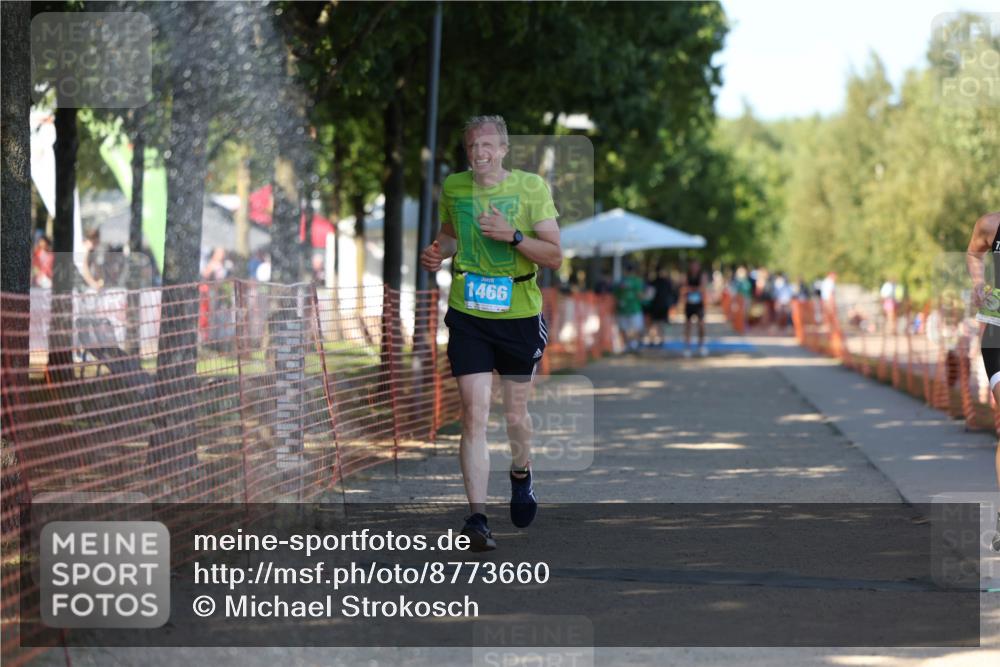 07.09.2025 - 19. Norderstedt Triathlon Michael Strokosch http://msf.ph/oto/8773660 07.09.2025 15:40:17 Laufen 463, 1466 meine-sportfotos.de