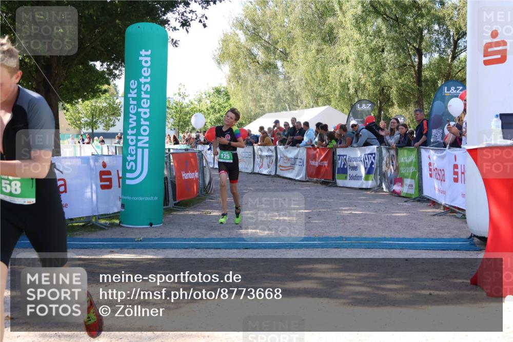 07.09.2025 - 19. Norderstedt Triathlon Zöllner http://msf.ph/oto/8773668 07.09.2025 10:57:38 Ziel 58, 125, 126, 636 meine-sportfotos.de