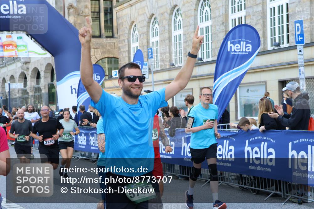 07.09.2025 - BARMER Alsterlauf Strokosch-Dieckow http://msf.ph/oto/8773707 07.09.2025 10:09:01 Ziel 2793, 3007, 3254, 3318, 3340, 3341, 3342, 3603, 3674, 3825, 4296, 4311, 4377, 4421, 4435, 5131, 5188, 5263, 5821, 8289, 8365 meine-sportfotos.de