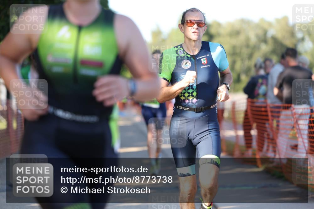 07.09.2025 - 19. Norderstedt Triathlon Michael Strokosch http://msf.ph/oto/8773738 07.09.2025 16:38:06 Laufen 453, 871, 923, 1046, 1092, 1494 meine-sportfotos.de