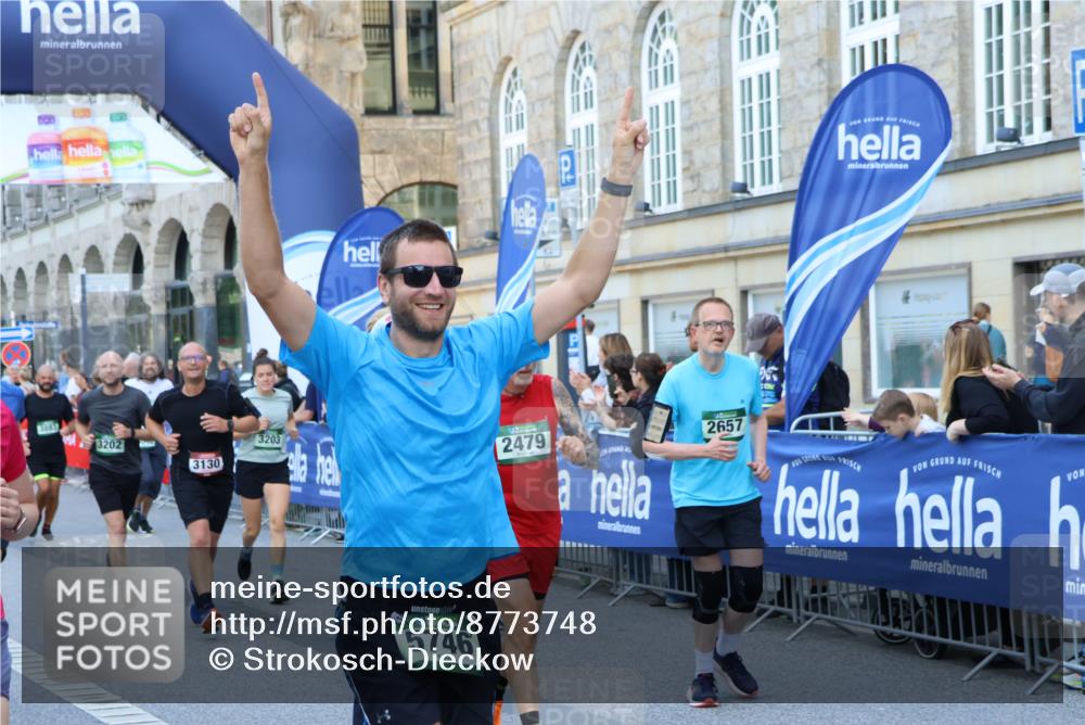 07.09.2025 - BARMER Alsterlauf Strokosch-Dieckow http://msf.ph/oto/8773748 07.09.2025 10:09:01 Ziel 2793, 3007, 3254, 3318, 3340, 3341, 3342, 3603, 3674, 3825, 4296, 4311, 4377, 4421, 4435, 5131, 5188, 5263, 5821, 8289, 8365 meine-sportfotos.de