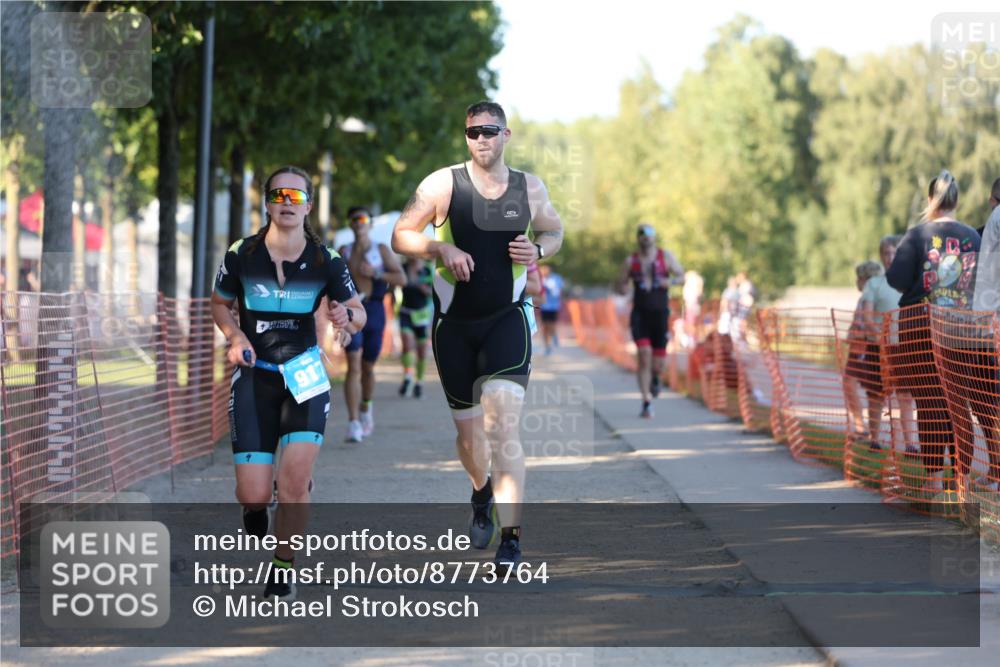 07.09.2025 - 19. Norderstedt Triathlon Michael Strokosch http://msf.ph/oto/8773764 07.09.2025 16:38:13 Laufen 536, 871, 1061, 1472, 1557, 1575 meine-sportfotos.de