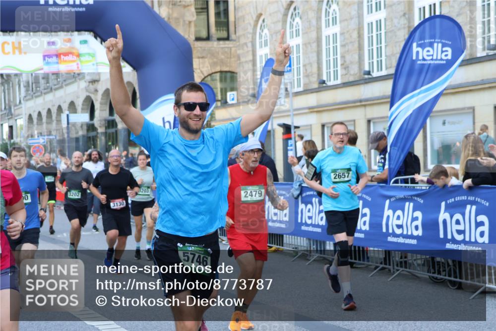 07.09.2025 - BARMER Alsterlauf Strokosch-Dieckow http://msf.ph/oto/8773787 07.09.2025 10:09:01 Ziel 2793, 3007, 3254, 3318, 3340, 3341, 3342, 3603, 3674, 3825, 4296, 4311, 4377, 4421, 4435, 5131, 5188, 5263, 5821, 8289, 8365 meine-sportfotos.de