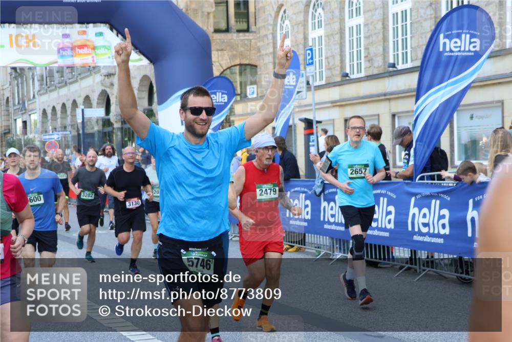 07.09.2025 - BARMER Alsterlauf Strokosch-Dieckow http://msf.ph/oto/8773809 07.09.2025 10:09:01 Ziel 2793, 3007, 3254, 3318, 3340, 3341, 3342, 3603, 3674, 3825, 4296, 4311, 4377, 4421, 4435, 5131, 5188, 5263, 5821, 8289, 8365 meine-sportfotos.de