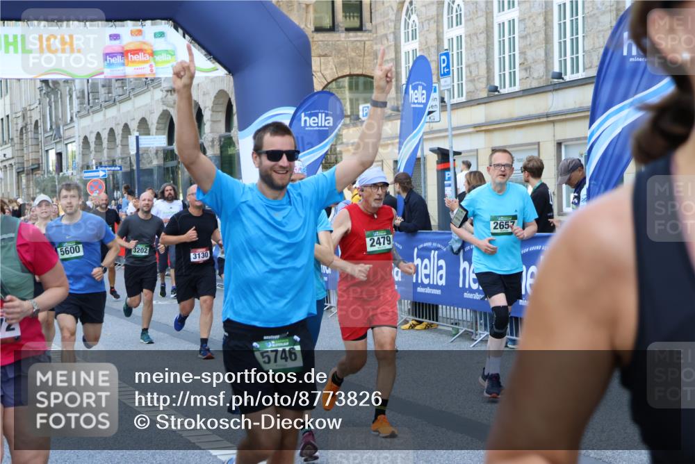 07.09.2025 - BARMER Alsterlauf Strokosch-Dieckow http://msf.ph/oto/8773826 07.09.2025 10:09:01 Ziel 2793, 3007, 3254, 3318, 3340, 3341, 3342, 3603, 3674, 3825, 4296, 4311, 4377, 4421, 4435, 5131, 5188, 5263, 5821, 8289, 8365 meine-sportfotos.de