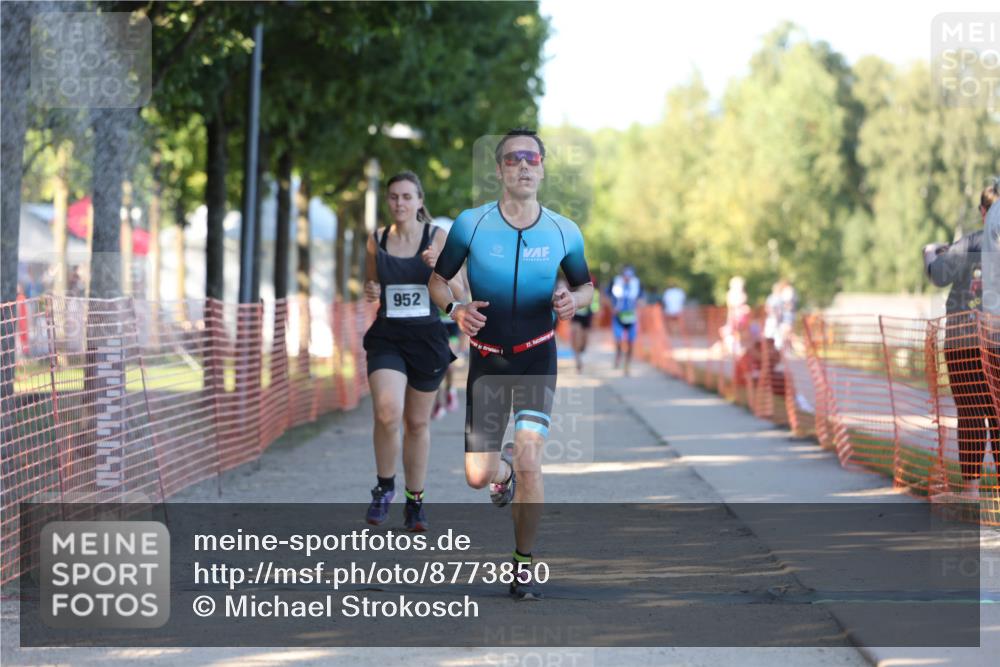 07.09.2025 - 19. Norderstedt Triathlon Michael Strokosch http://msf.ph/oto/8773850 07.09.2025 16:38:36 Laufen 882, 883, 952, 1044, 1446, 1625 meine-sportfotos.de