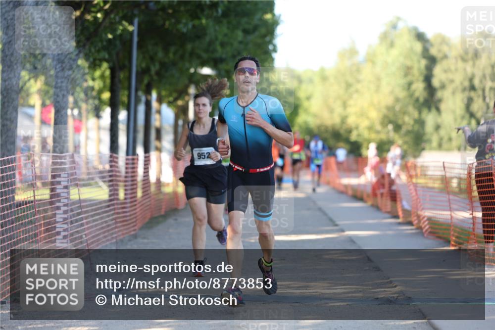 07.09.2025 - 19. Norderstedt Triathlon Michael Strokosch http://msf.ph/oto/8773853 07.09.2025 16:38:36 Laufen 882, 883, 952, 1044, 1446, 1625 meine-sportfotos.de
