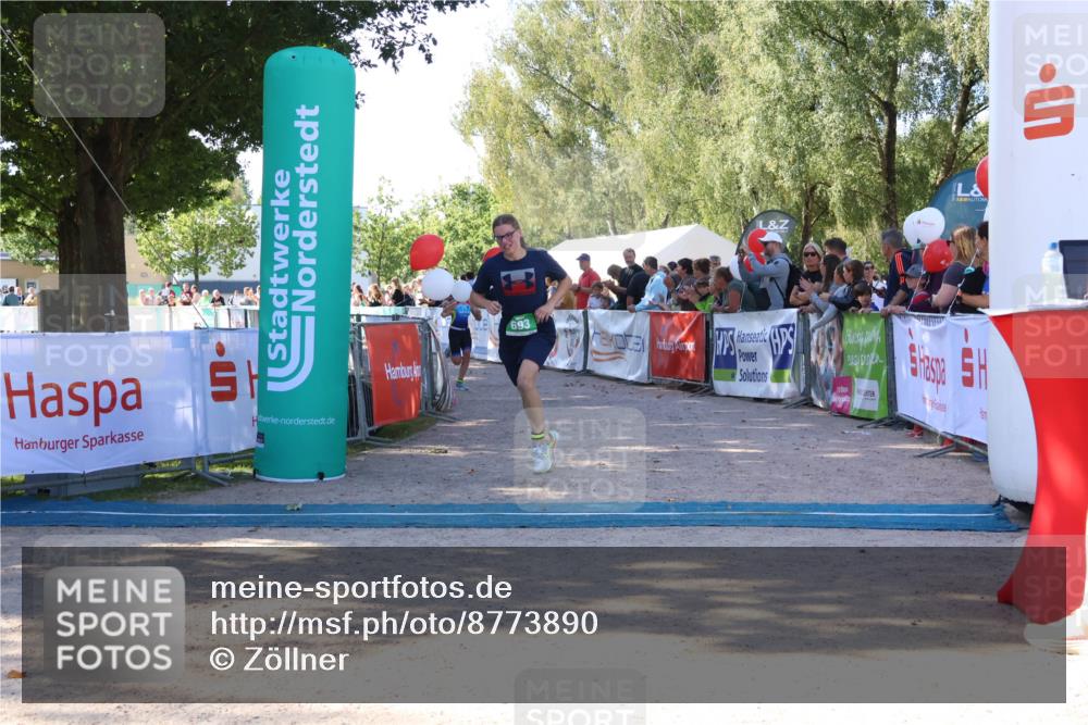 07.09.2025 - 19. Norderstedt Triathlon Zöllner http://msf.ph/oto/8773890 07.09.2025 10:58:33 Ziel 57, 693 meine-sportfotos.de