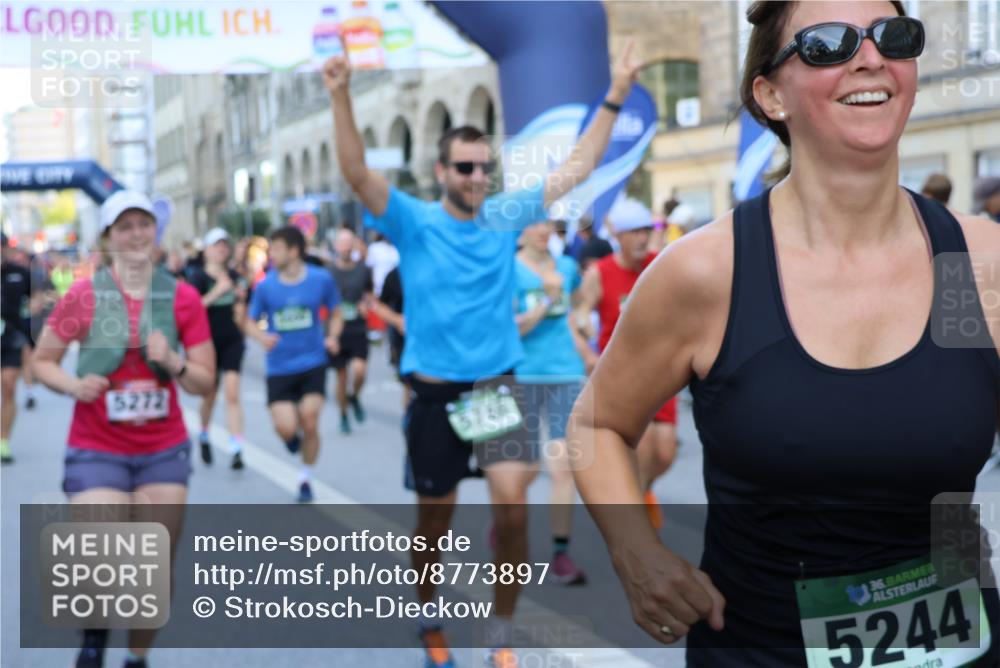 07.09.2025 - BARMER Alsterlauf Strokosch-Dieckow http://msf.ph/oto/8773897 07.09.2025 10:09:01 Ziel 2793, 3007, 3254, 3318, 3340, 3341, 3342, 3603, 3674, 3825, 4296, 4311, 4377, 4421, 4435, 5131, 5188, 5263, 5821, 8289, 8365 meine-sportfotos.de