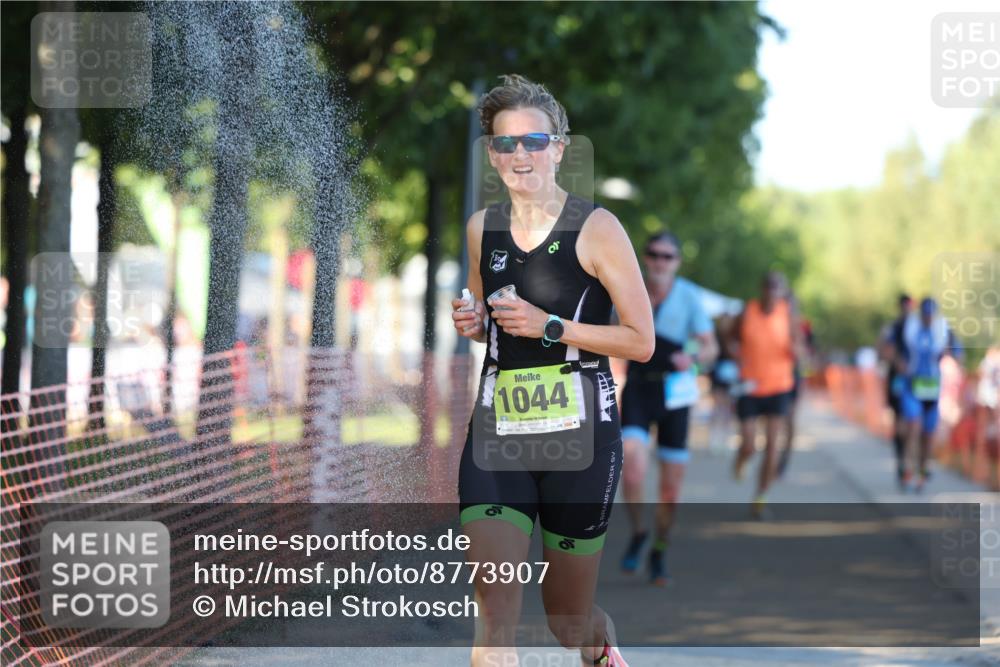 07.09.2025 - 19. Norderstedt Triathlon Michael Strokosch http://msf.ph/oto/8773907 07.09.2025 16:38:42 Laufen 883, 929, 933, 952, 1044, 1562, 1585 meine-sportfotos.de