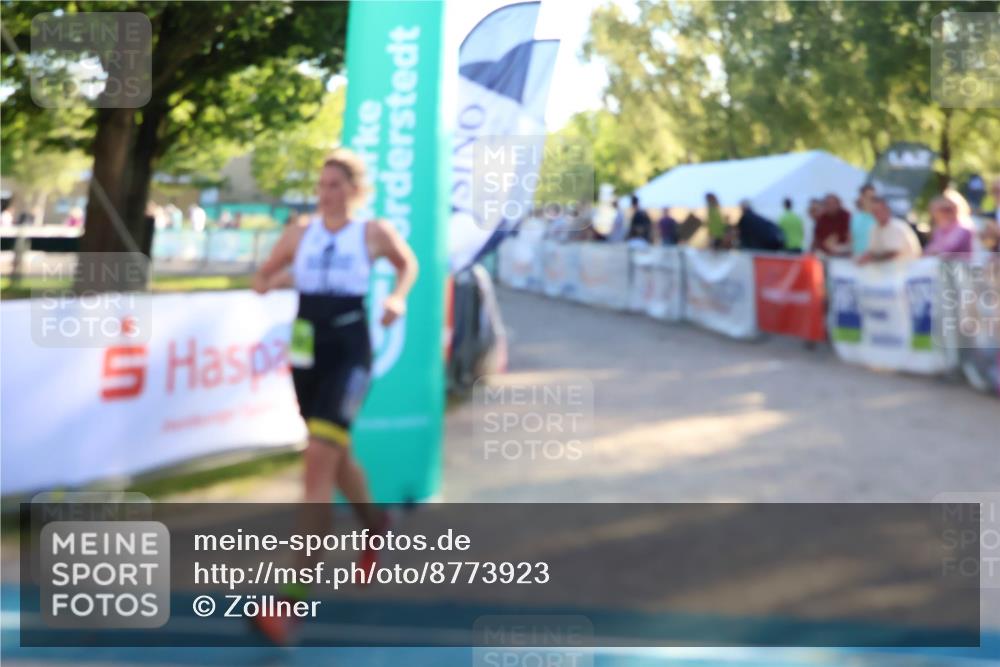 07.09.2025 - 19. Norderstedt Triathlon Zöllner http://msf.ph/oto/8773923 07.09.2025 16:54:32 Ziel 1104 meine-sportfotos.de