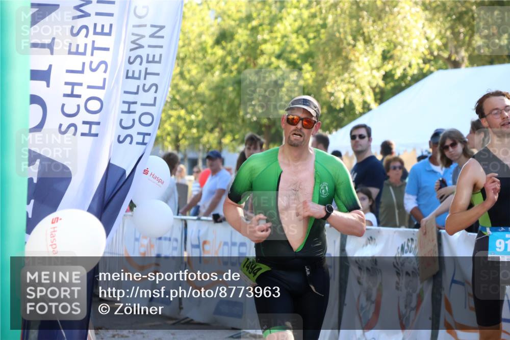 07.09.2025 - 19. Norderstedt Triathlon Zöllner http://msf.ph/oto/8773963 07.09.2025 16:55:06 Ziel 913, 1494 meine-sportfotos.de