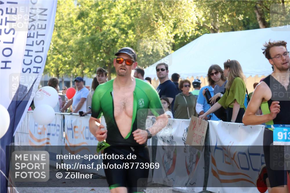 07.09.2025 - 19. Norderstedt Triathlon Zöllner http://msf.ph/oto/8773969 07.09.2025 16:55:06 Ziel 913, 1494 meine-sportfotos.de